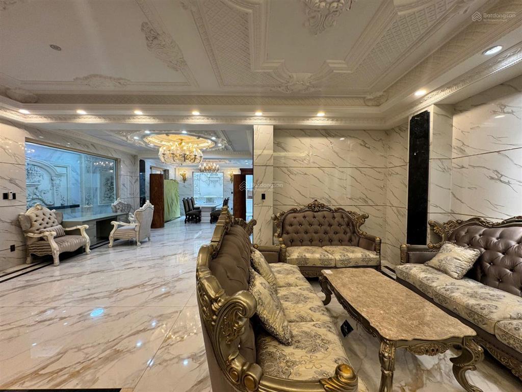 Vip !!! biệt thự full nội thất tân cổ điển mtkd khu tên lửa  10x20m 1 hầm 4 tầng  có thang máy