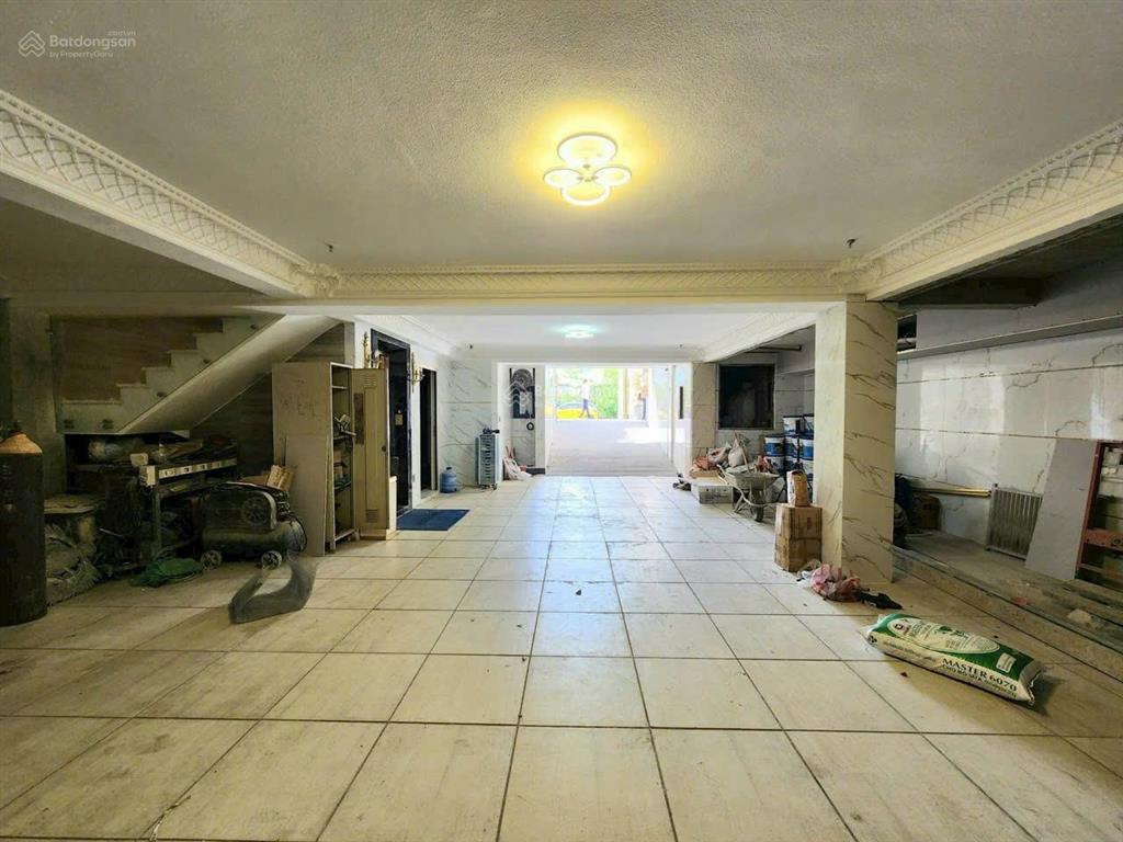 Vip !!! biệt thự full nội thất tân cổ điển mtkd khu tên lửa  10x20m 1 hầm 4 tầng  có thang máy