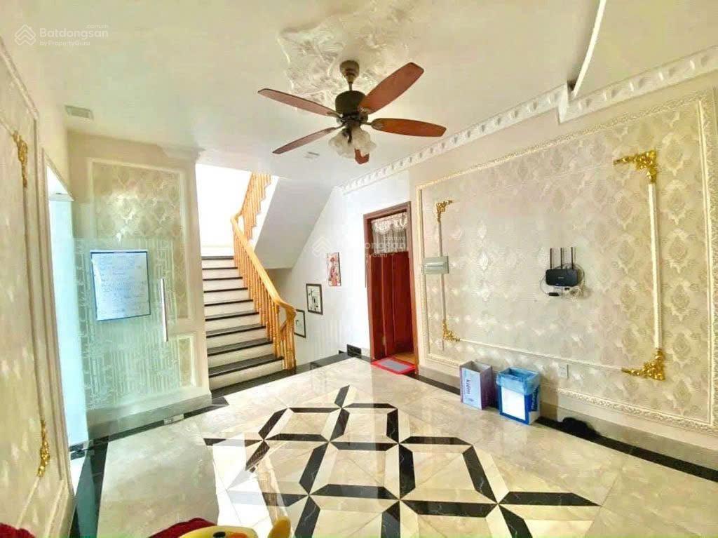 Vip !!! full nội thất biệt thự sân vườn tân cổ điển 10 x 20m 3 tầng sát cv gần đường số 5 & tên lửa