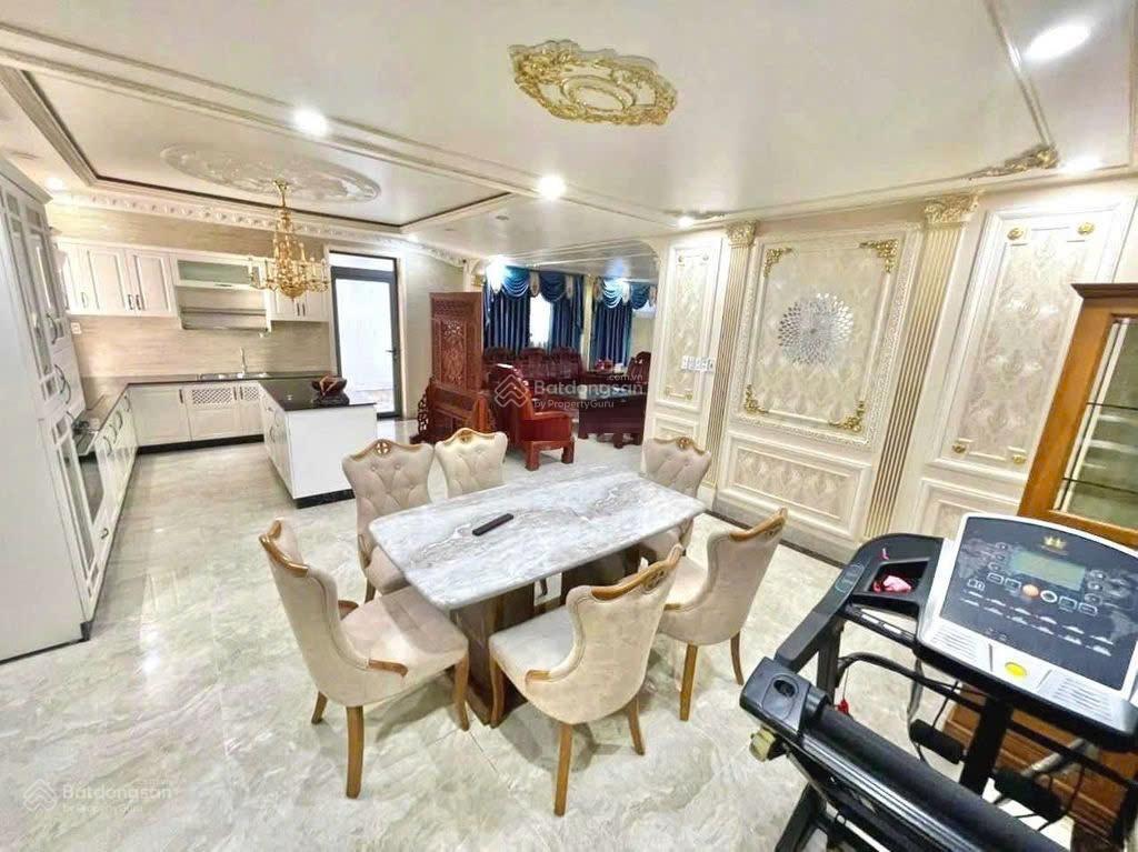 Vip !!! full nội thất biệt thự sân vườn tân cổ điển 10 x 20m 3 tầng sát cv gần đường số 5 & tên lửa