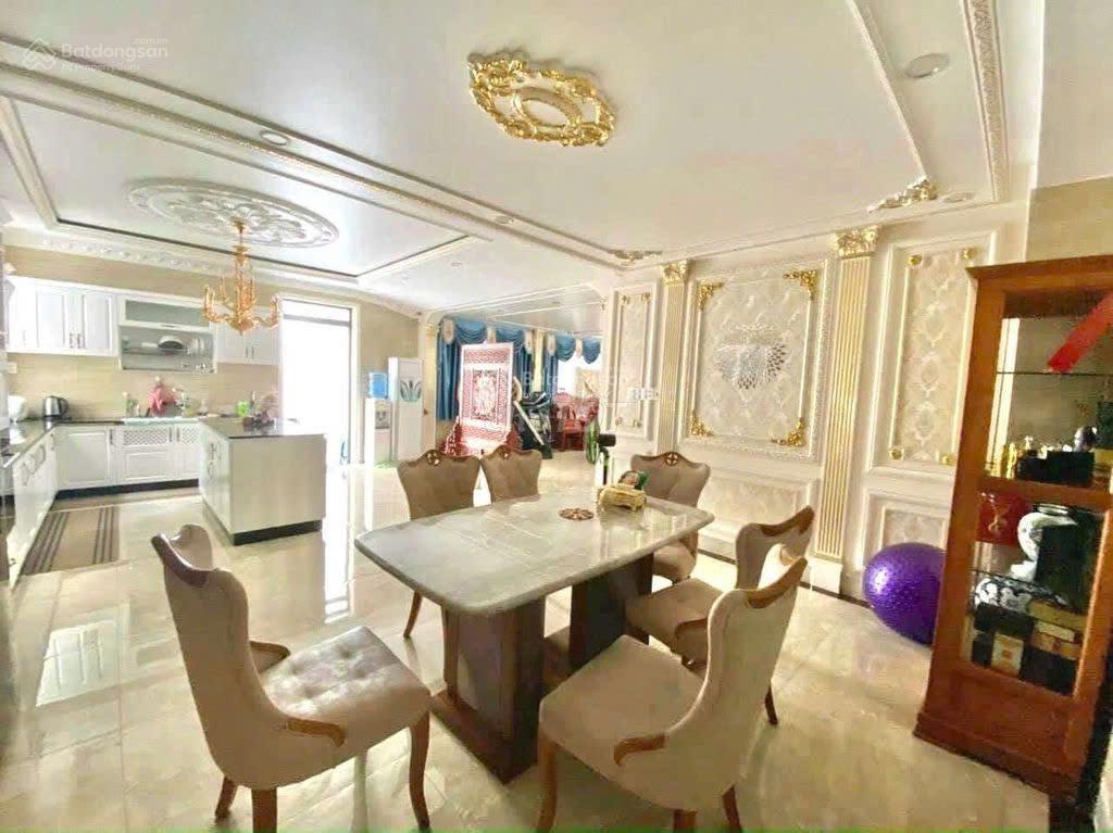 Vip !!! full nội thất biệt thự sân vườn tân cổ điển 10 x 20m 3 tầng sát cv gần đường số 5 & tên lửa