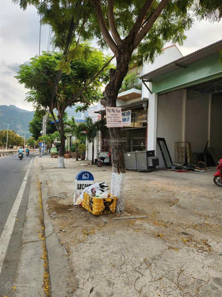 Cho thuê nhà kho 240m2 mặt tiền đại lộ nguyễn tất thành  phước đồng, nha trang