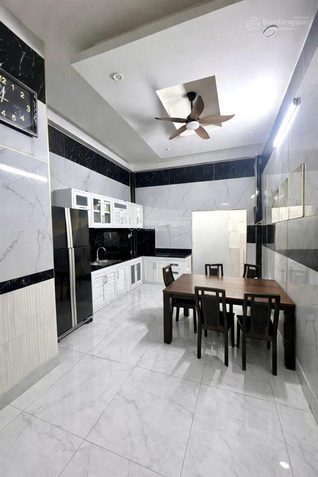 Giá mới 16,5 tỷ mặt tiền phạm đức sơn 6 tầng 2 mặt tiền trước sau