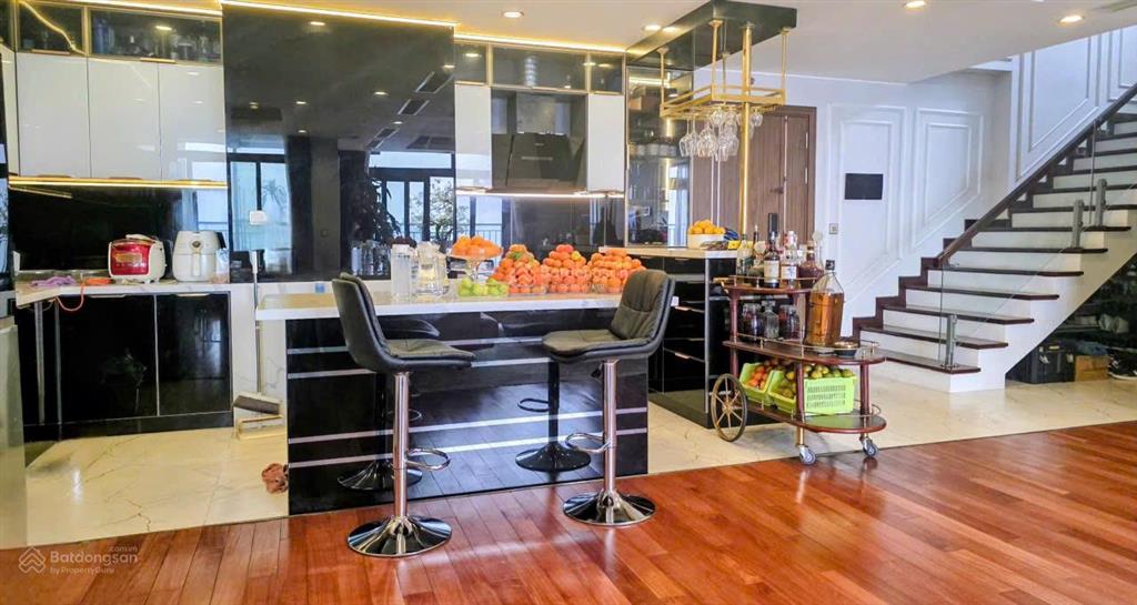 Chính chủ cần bán penhouse duplex tuyệt đẹp và vị trí đắc địa khu udic weslake