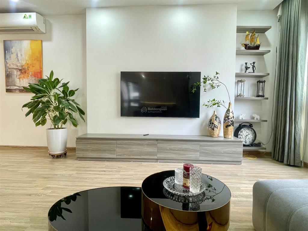 Em chính chủ cần bán gấp căn 3 ngủ tại times city, diện tích 94m2 nội thất đầy đủ giá 10 tỷ 2