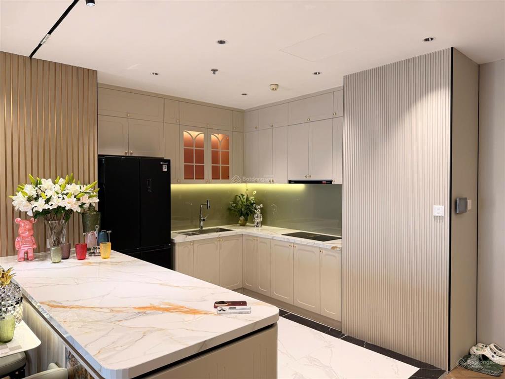 Chính chủ cho thuê căn 3 ngủ veiw sông hồng toàn cảnh thành phố hà nội giá 17 triệu / tháng