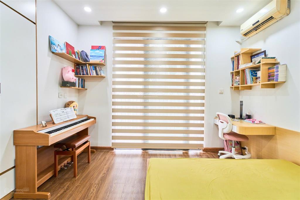 Tôi chính chủ cần thanh khoản gấp căn 2 phòng ngủ giá chỉ 7,5 tỷ, sẵn sổ hồng, giao dịch luôn