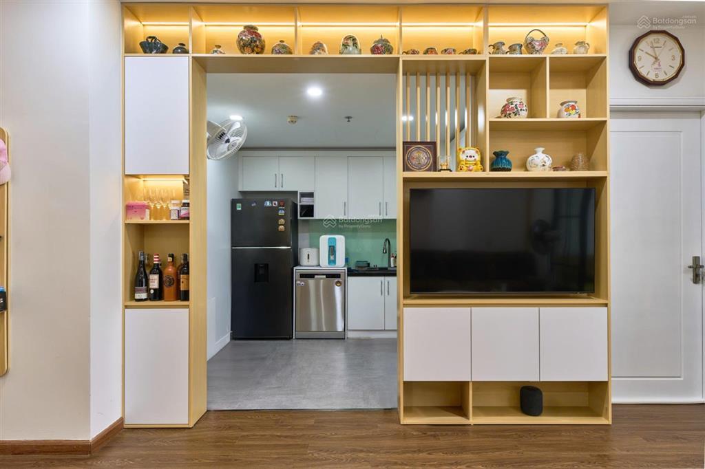Tôi chính chủ cần thanh khoản gấp căn 2 phòng ngủ giá chỉ 7,5 tỷ, sẵn sổ hồng, giao dịch luôn