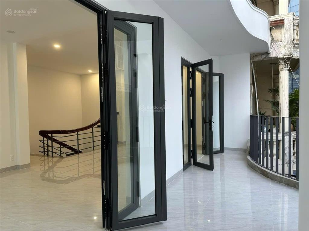 Bán nhà đẹp hẻm xe hơi trên đường lam sơn, gần sân bay, dt 130m2, giá 24 tỷ, nhà đẹp ở ngay