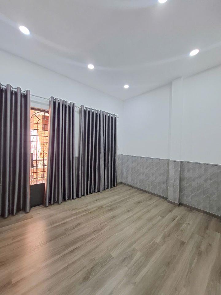 Nhà siêu phẩm Lạc Long Quân 3 tầng, nhà gần hẻm xe hơi, 44m, khu VIP Tân Bình chỉ 5.x tỷ, hiếm ✨  