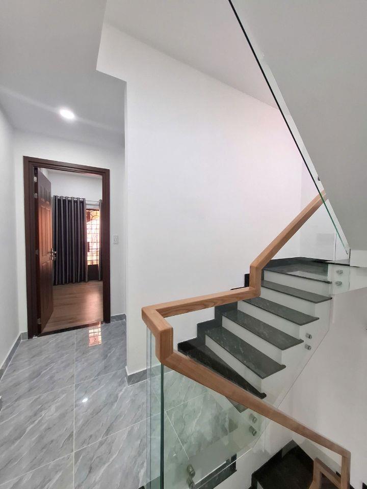 Nhà siêu phẩm Lạc Long Quân 3 tầng, nhà gần hẻm xe hơi, 44m, khu VIP Tân Bình chỉ 5.x tỷ, hiếm ✨  