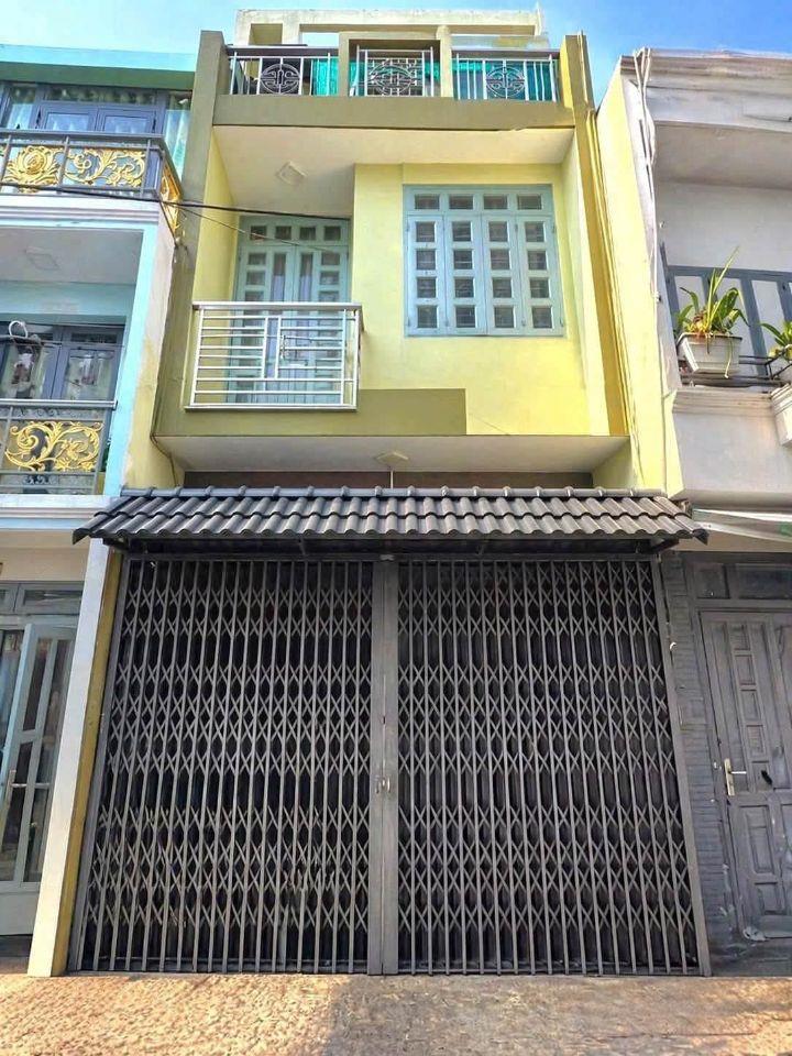 Giảm 500 triệu, bán gấp nhà 3 tầng gần Gò Xoài, 80m², hẻm 5m thông, giáp Tân Phú, 5.x tỷ.  ✅ 