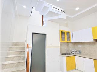Bán gấp nhà mới Lạc Long Quân, Tân Bình ô tô tới cửa, tặng nội thất, khu dân trí, 5.X tỷ.  