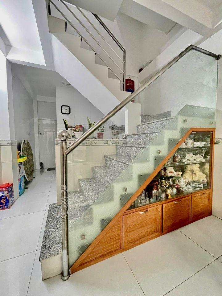 Bán nhà mới 4 tầng Trường Chinh, hẻm xe hơi thông, khu sầm uất Tân Bình, đủ tiện ích 7.x tỷ.  