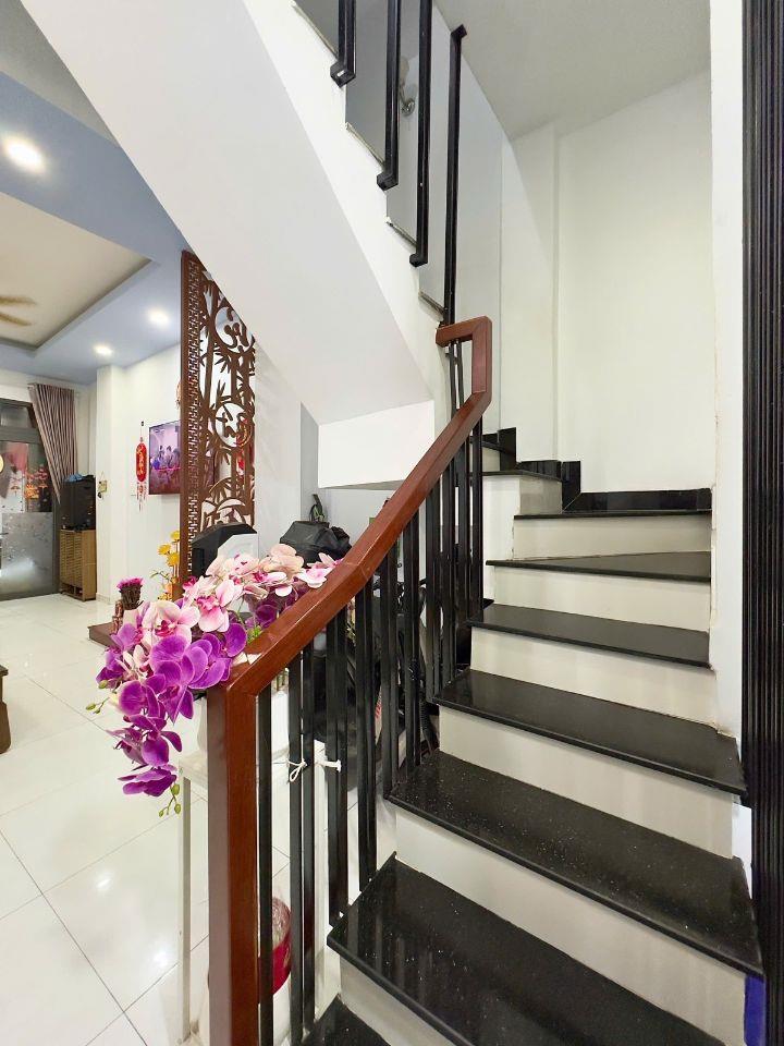 Nhà siêu phẩm Tân Kỳ Tân Quý 4 tầng, 4PN HXH vào nhà, Full nội thất sầm uất chỉ 5.X tỷ.HOT  