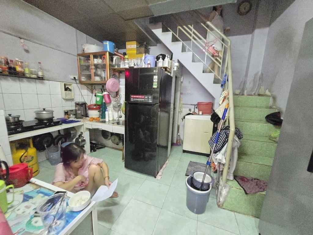 Mặt tiền 6m Hiền Vương, 40m² 4PN gần công viên, đủ tiện ích khu sầm uất Văn Cao, 4.X tỷ. 