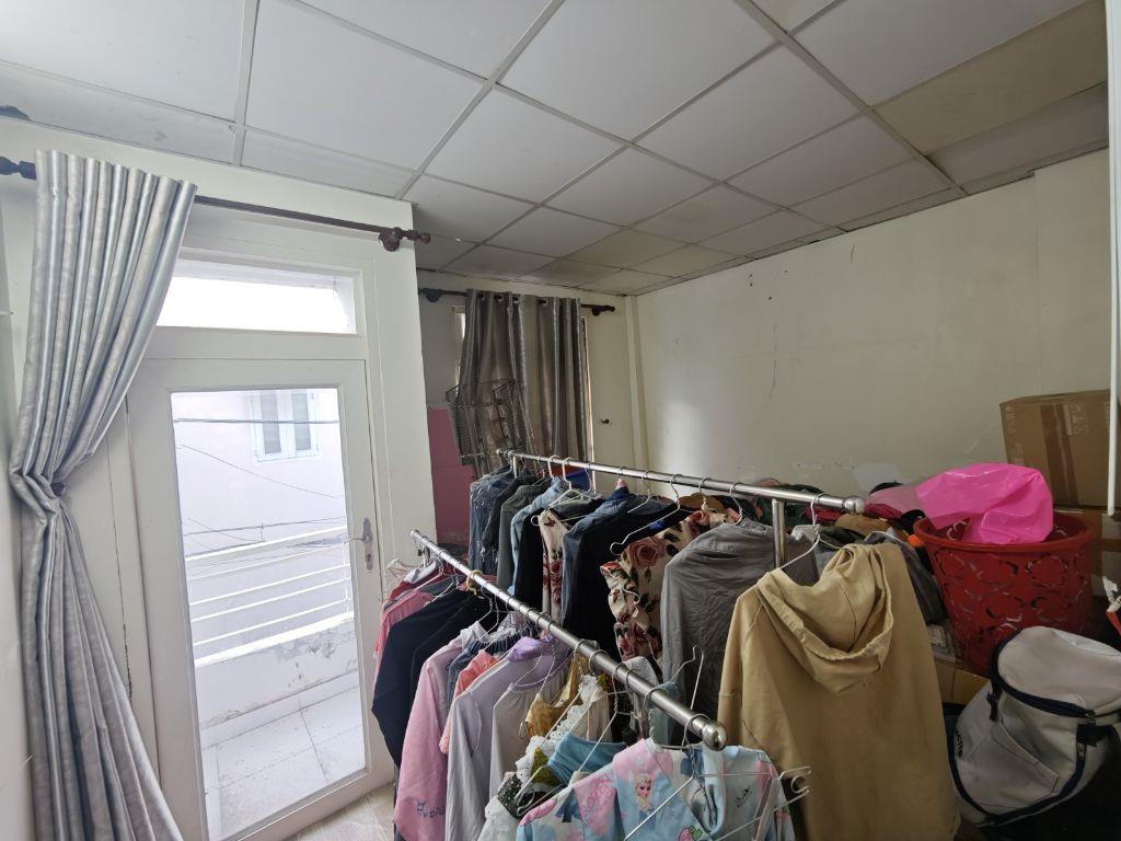 Nhà bán gấp Miếu Bình Đông, hẻm ô tô thông Lê Văn Quới, sầm uất, đủ tiện ích nhỉnh 4 tỷ.  