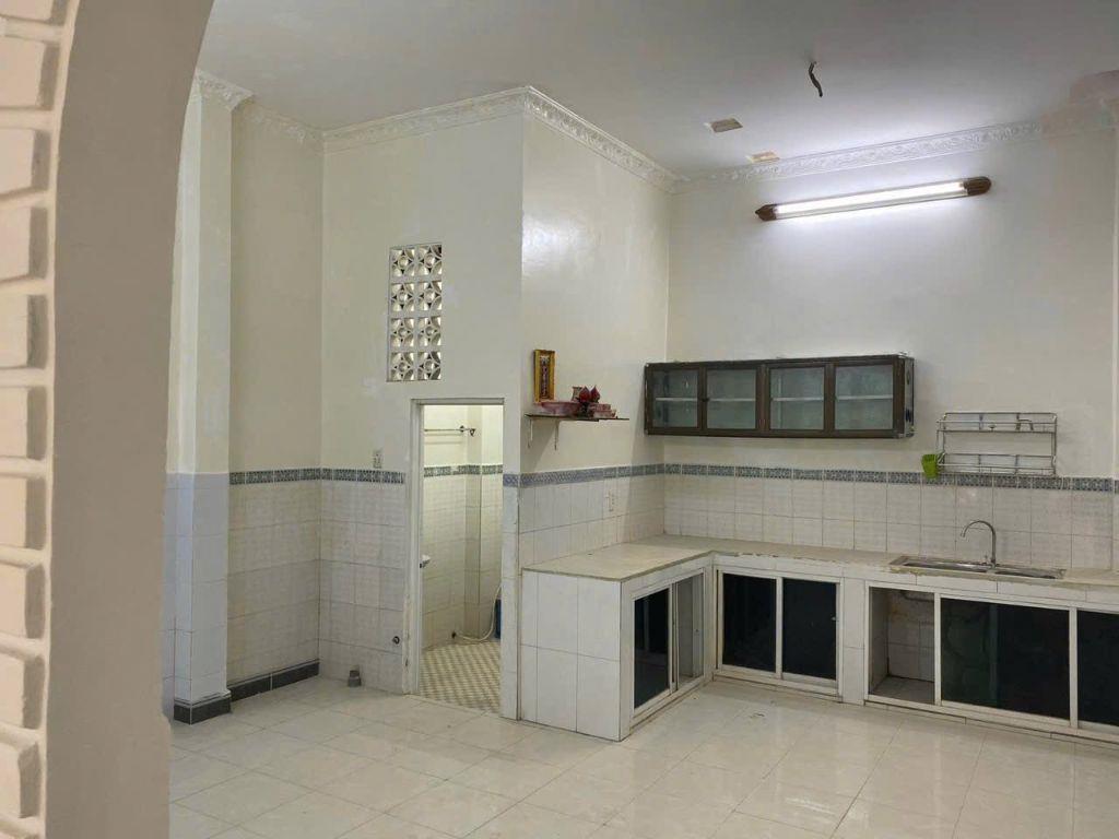 Bán gấp nhà hẻm xe hơi Nguyễn Sơn đúc BTCT ngang gần 5m khu sầm uất VIP Tân Phú nhỉnh 6 tỷ.   