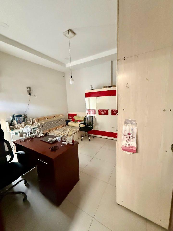 Bán gấp nhà 4 tầng sát mặt tiền Lũy Bán Bích, xây kiên cố 84M, HXH 6m, 6 phòng ngủ, 7.x tỷ.  