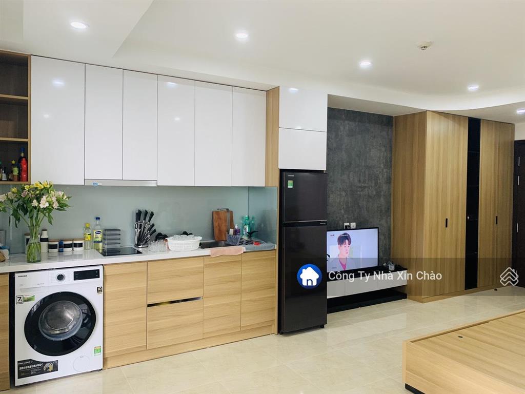 Studio nhỏ xinh bán tại d'capitale, sẵn nội thất ban công đông nam mát. giá 3.5 tỷ