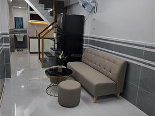 Nhà đẹp, sổ riêng trệt 2 lầu có 4 phòng ngủ ở huỳnh tấn phát q7