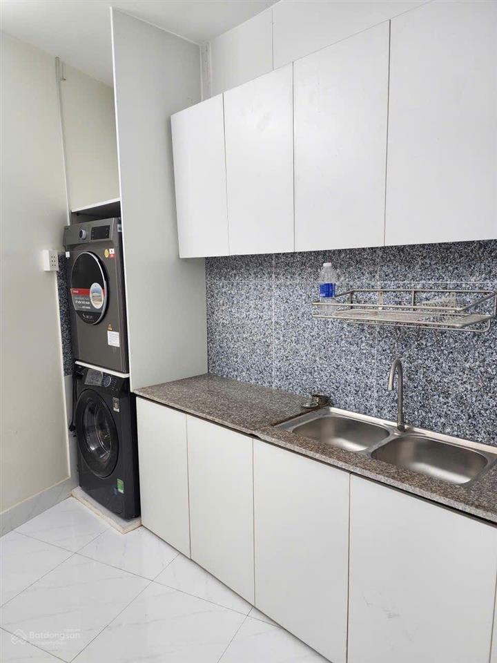 Nhà nguyên căn đầy đủ nội thất, gần trường đh mở ở lê văn lương