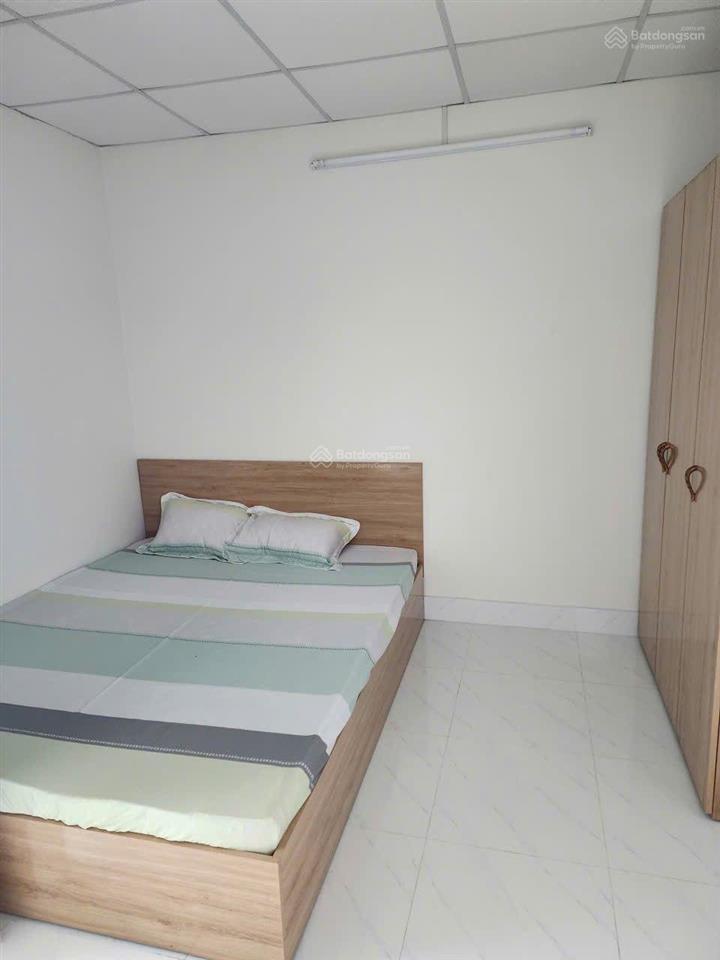 Nhà nguyên căn đầy đủ nội thất, gần trường đh mở ở lê văn lương