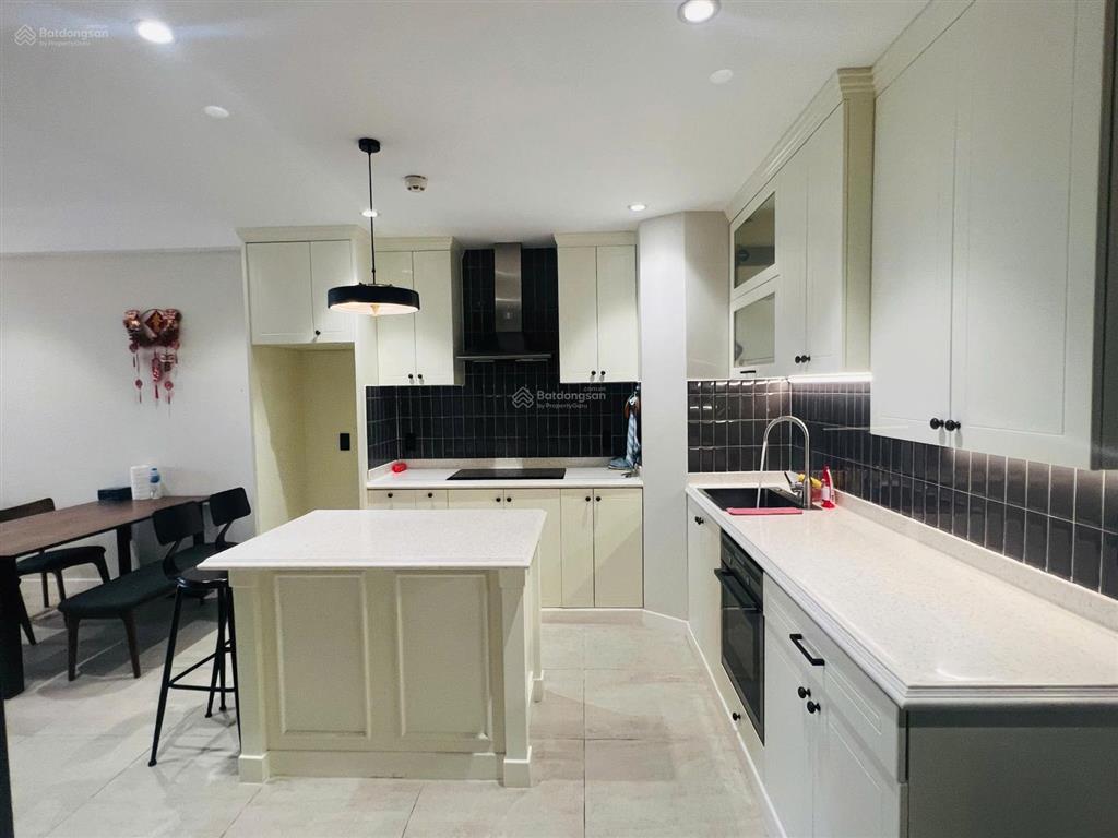 Bán gấp căn hộ 2pn tại saigon south giáp phú mỹ hưng, full nội thất, nhà đẹp view sông giá cực tốt