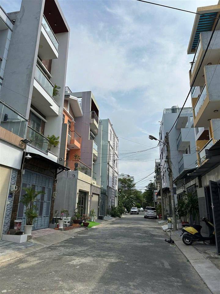 Bán nhà 1 trệt 2 lầu sân thượng 4m x 16m đường 827, hoàn công đầy đủ, hỗ trợ vay bank