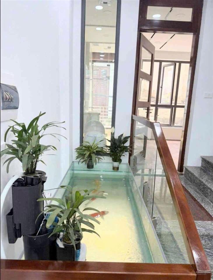 Nhà dân xây 5 tầng, ô thoáng, thiết kế hiện đại, gần mặt hồ la dương
