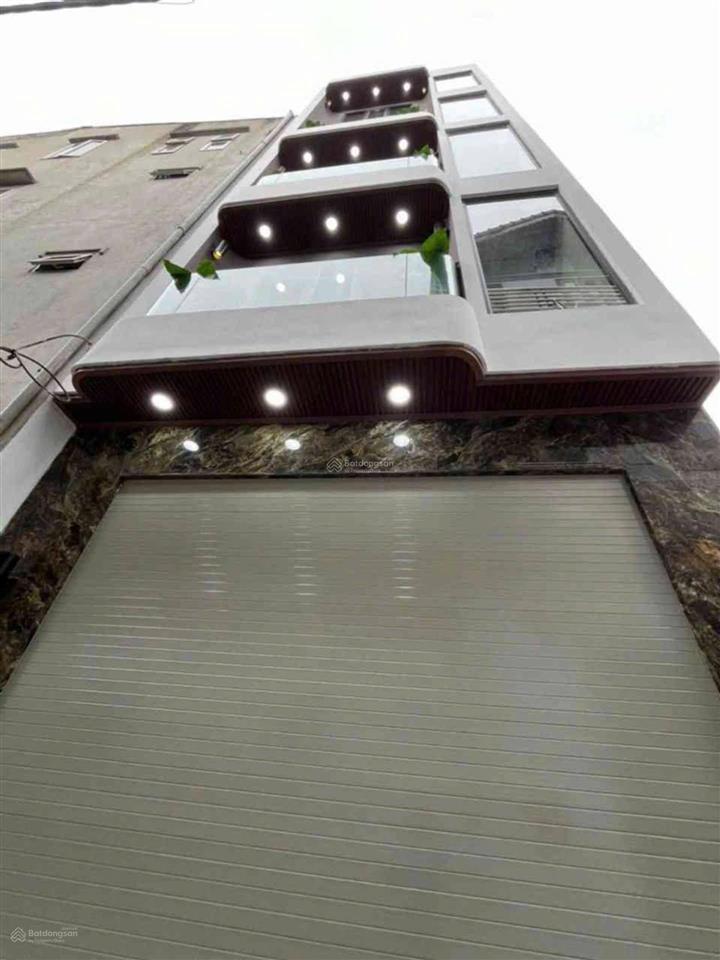 Nhà dân xây 5 tầng, ô thoáng, thiết kế hiện đại, gần mặt hồ la dương