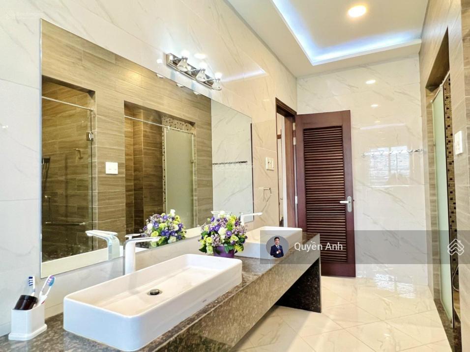 Bán nhà kdc bình lợi 5x20m, kết cấu 4 tầng, ngay công viên, 15.2 tỷ tl, vị trí đẹp, cạnh mặt tiền
