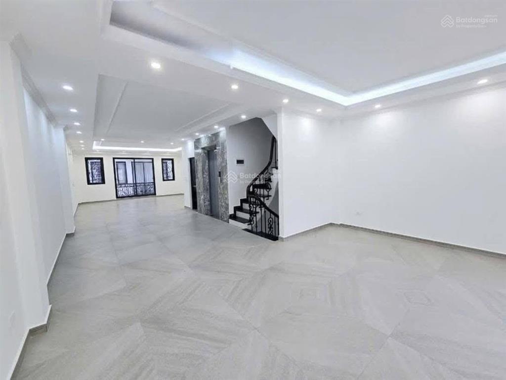 Mặt hồ văn quán, hà đông, 9 tầng thang máy, hai mặt tiền kinh doanh, 72m², dòng tiền 80 triệu/th