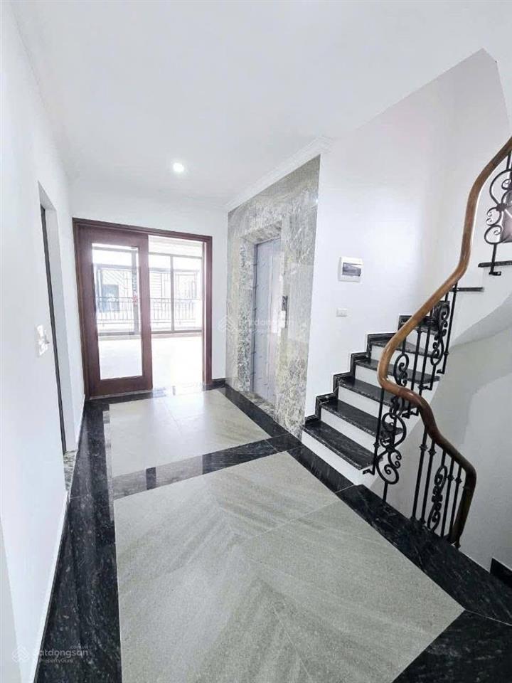 Mặt hồ văn quán, hà đông, 9 tầng thang máy, hai mặt tiền kinh doanh, 72m², dòng tiền 80 triệu/th
