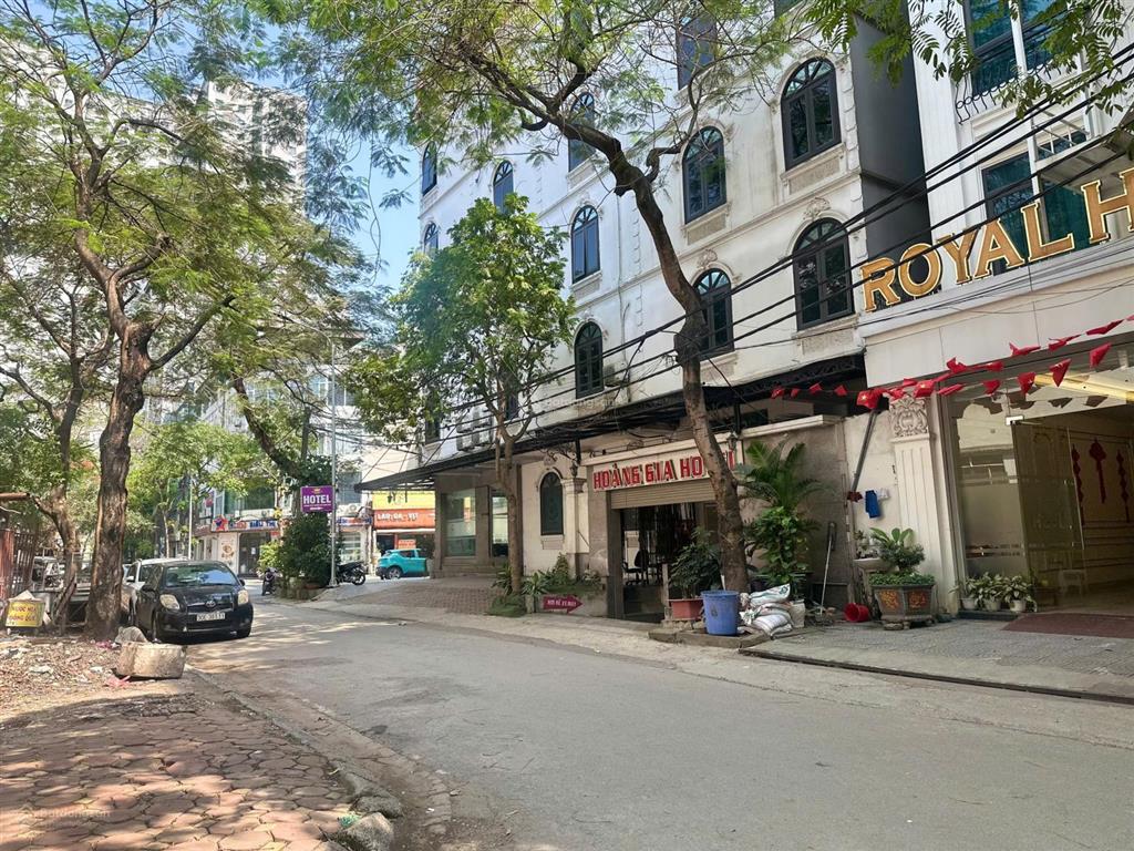 Hàng siêu kín, toà văn phòng, đẹp nhất hà đông, 43 tỷ, 130m2, 8 tầng, thông sàn, gà đẻ trứng vàng.