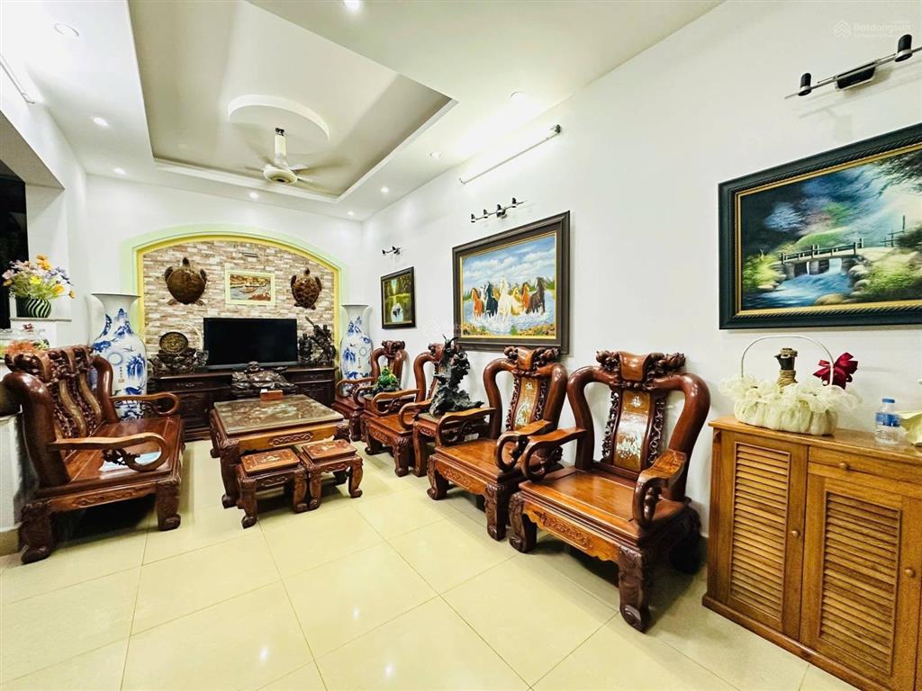 Bán nhà kđt văn quán  phố dương lâm  106m2  ô tô tránh  kinh doanh tốt, giá chào 32.5 tỷ