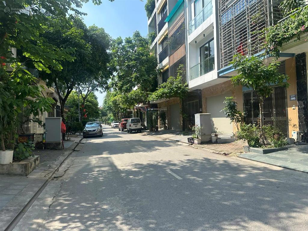 Bán nhà kđt văn quán  phố dương lâm  106m2  ô tô tránh  kinh doanh tốt, giá chào 32.5 tỷ
