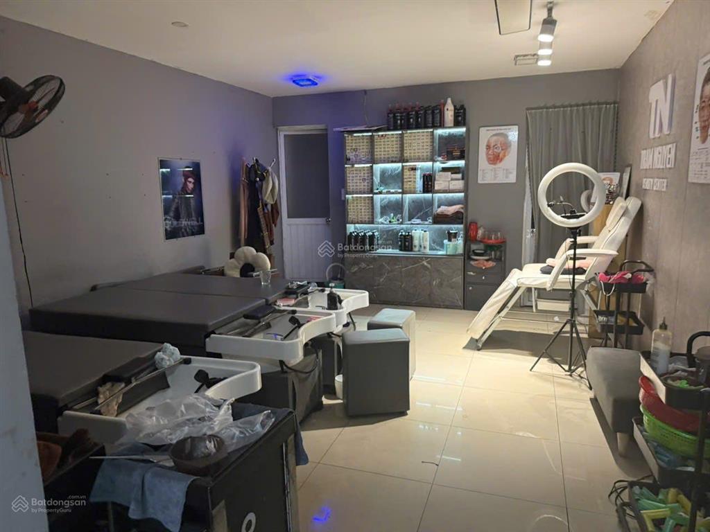 Bán nhà mặt phố phan đình giót  lô góc  vỉa hè rộng  kinh doanh đỉnh  diện tích 89m2  23.9 tỷ