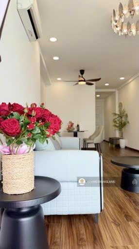 Chính chủ cần bán căn hộ 82m2, nhà siêu đẹp, siêu hot,  phi 0902 539 ***