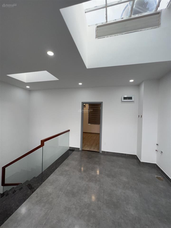 Bán nhà kdc đào sư tích, nhà bè nội thất đầy đủ nhà mới hiện đại.