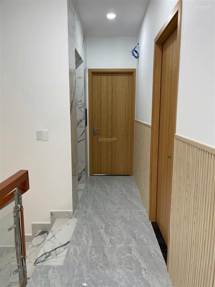 Nhà biệt thự đẹp thang máy full nội thất kdc ven sông cực đẹp
