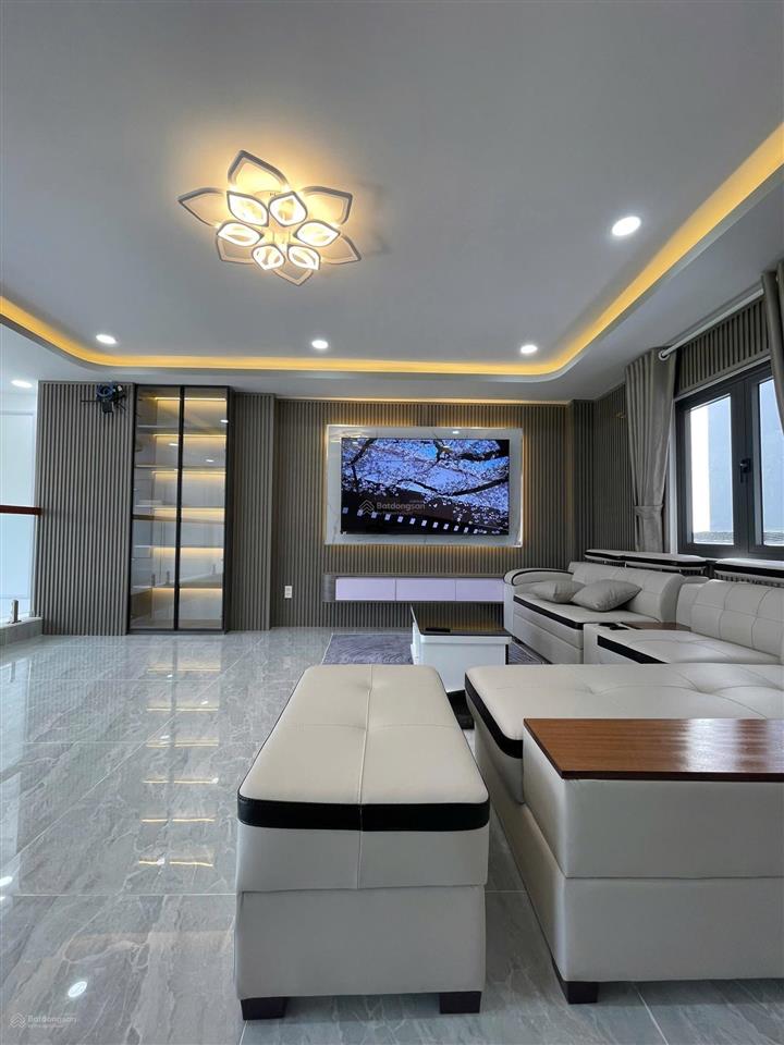 Nhà biệt thự đẹp thang máy full nội thất kdc ven sông cực đẹp