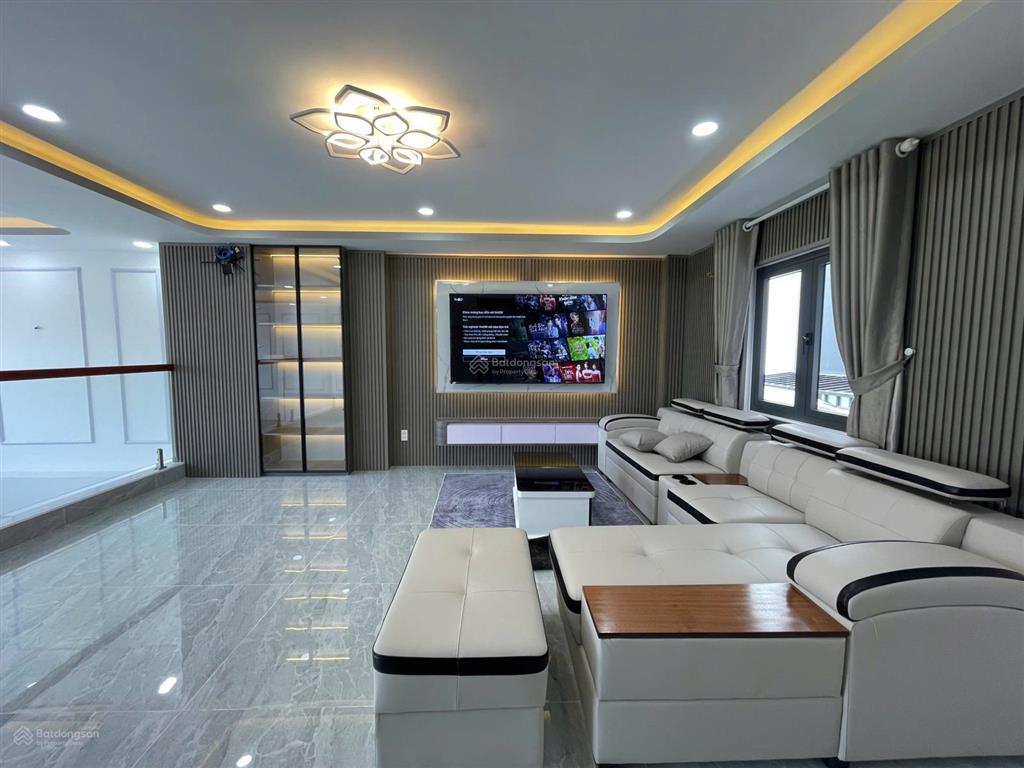 Nhà biệt thự đẹp thang máy full nội thất kdc ven sông cực đẹp