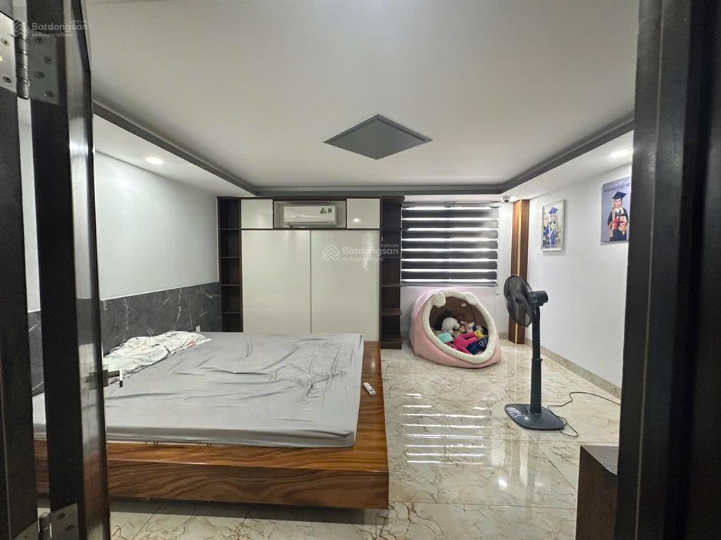 Cho thuê nhà nguyên căn nội thất đầy đủ trong kdc đào sư tích 85m2. 1 trệt, 2 lầu, sân thượng.