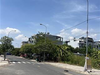 Một lô diện tích ngang 8x14m sổ hồng trục đường 16m tại kdc đào sư tích