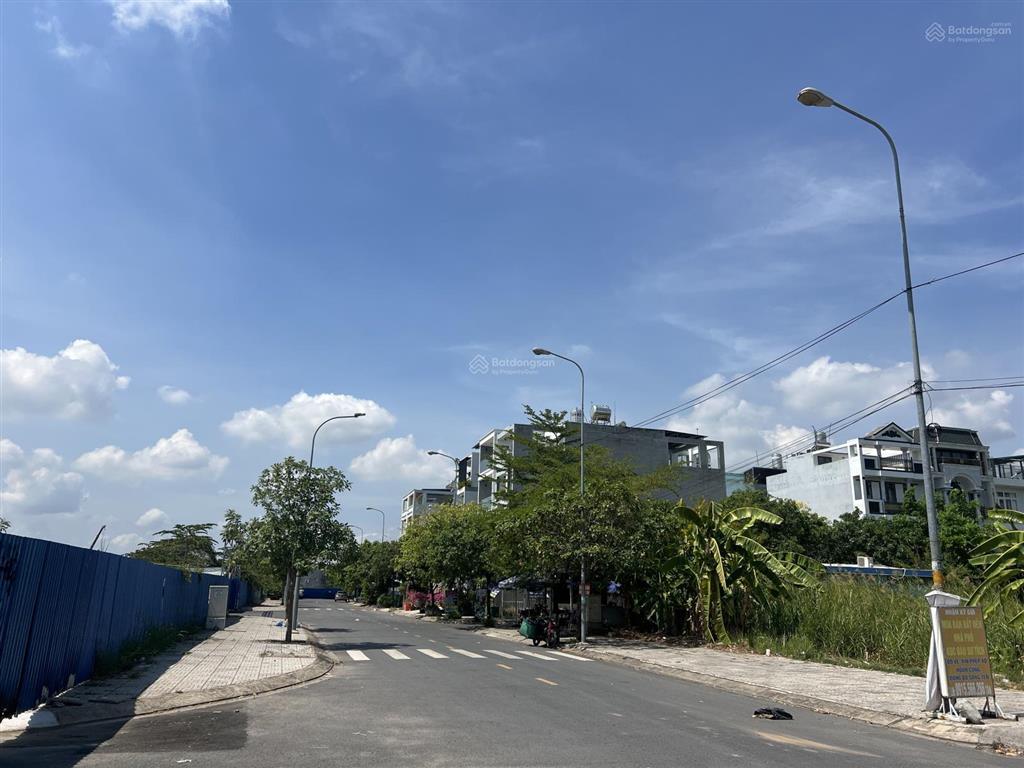 Một lô diện tích ngang 8x14m sổ hồng trục đường 16m tại kdc đào sư tích
