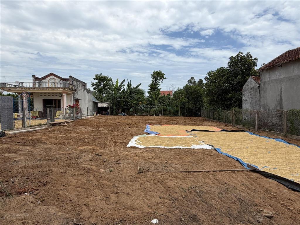 Bán đất gấp tại mỹ á. diện tích 240m2, ngang 8.8m, đường nhựa. phù hợp kinh doanh, đầu tư. giá tốt