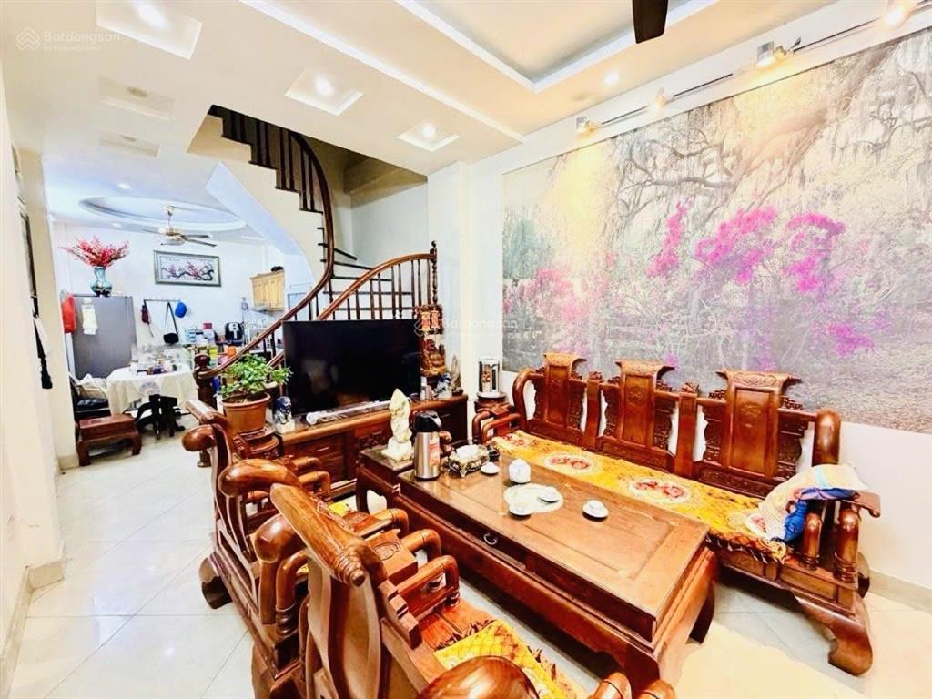 Nhà đẹp phố kim ngưu, lô góc thoáng sáng, ngõ thông rộng, ô tô nhỏ chở hàng vào tận nơi.