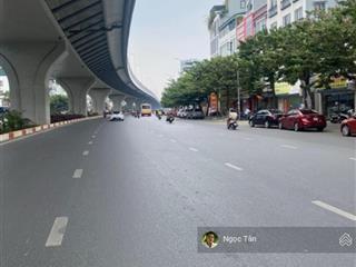 Mặt phố minh khai không phải lúc nào cũng có hàng đẹp để mua