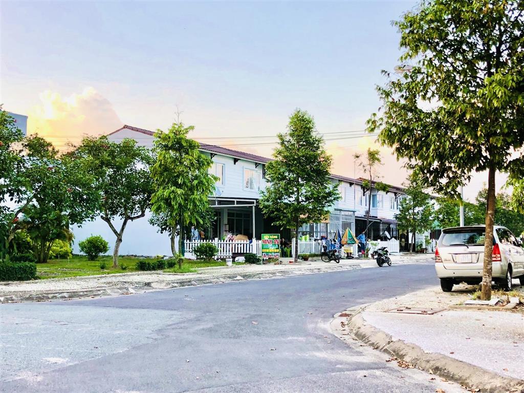 Cho thuê nhà phố khu dân cư dta, gần khu cn nhơn trạch
